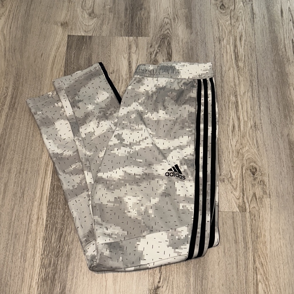 Men’s Adidas Sweats!